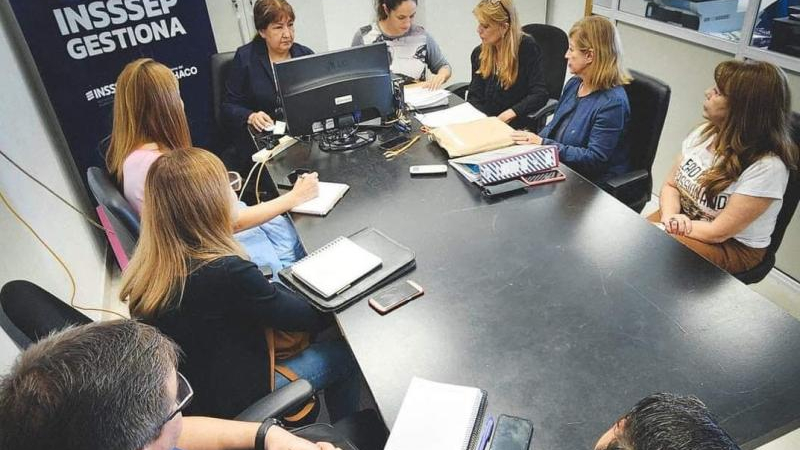 Insssep abrió sobres para la compra de insumos y remedios