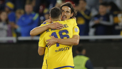 Boca lo dio vuelta en el final con una joya de Cavani