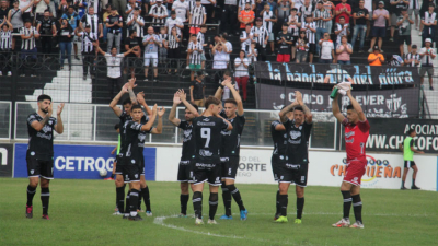 For Ever quiere meter quinta ante Almirante Brown