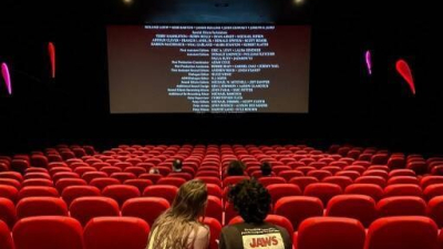 Cines: casi tres millones de entradas menos en un mes