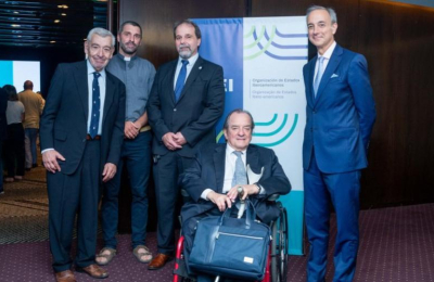 Un escándalo de sobresueldos y compras directas con la OEI salpica a Educación