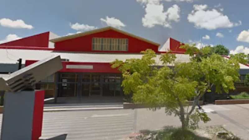 Primera edición de la "Expo Trabajo" en la escuela "Simón de Iriondo"