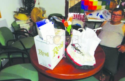 "La casa del horror" desde adentro: Emerenciano rodeado de policías y millones de pesos