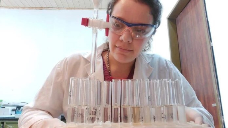 Estudiante de Bioquímica busca dar utilidad a los residuos agrícolas del nordeste argentino en la industria alimentaria y farmacológica