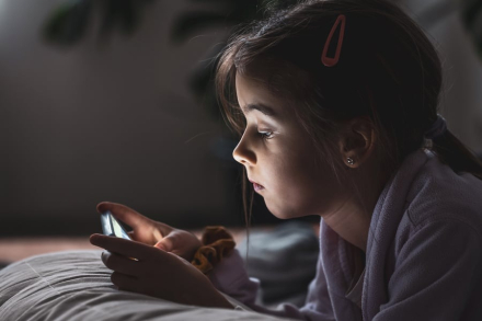niños celular.jpg