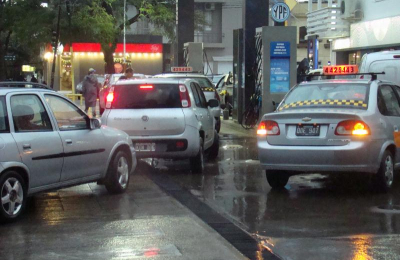 Julio se asoma y con él un nuevo aumento en el precio de los combustibles