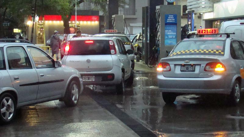 Julio se asoma y con él un nuevo aumento en el precio de los combustibles