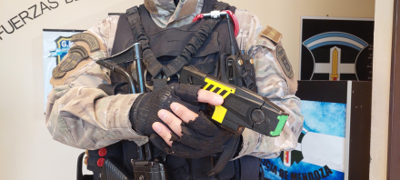 taser2.jpg