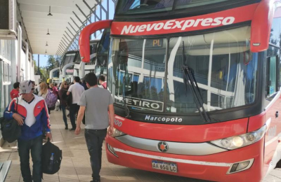 Los viajes turísticos cayeron casi un 50 por ciento