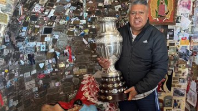 Chiqui Tapia llevó la Copa América a la Difunta Correa