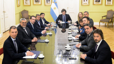 Milei se reunió con cinco diputados radicales y el bloque de la UCR quedó al borde de la fractura