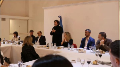 Milei y los 87 diputados que apoyaron el veto a la reforma jubilatoria compartieron un asado en Olivos