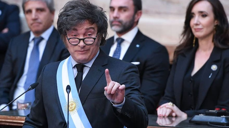 El gobierno suspende la ley de financiamiento educativo y duplica la partida para la SIDE