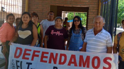 Continúan los despidos de ferroviarios y el abrazo simbólico para defender el tren