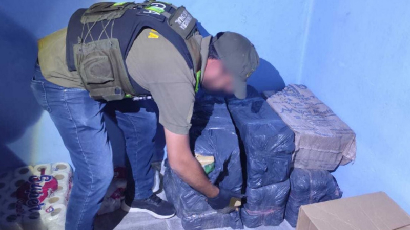 Gendarmes secuestran 300 kilos de marihuana y detuvo a ocho personas tras un año de investigación