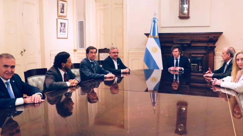 El Gobierno envió 73% menos de fondos discrecionales a las provincias que en 2023