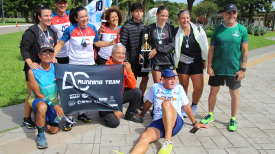 Sin parlantes, sin micrófonos y sin sonido fuerte, se realizó la primera Maratón Azul