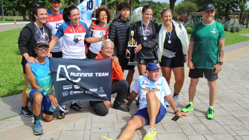 Sin parlantes, sin micrófonos y sin sonido fuerte, se realizó la primera Maratón Azul