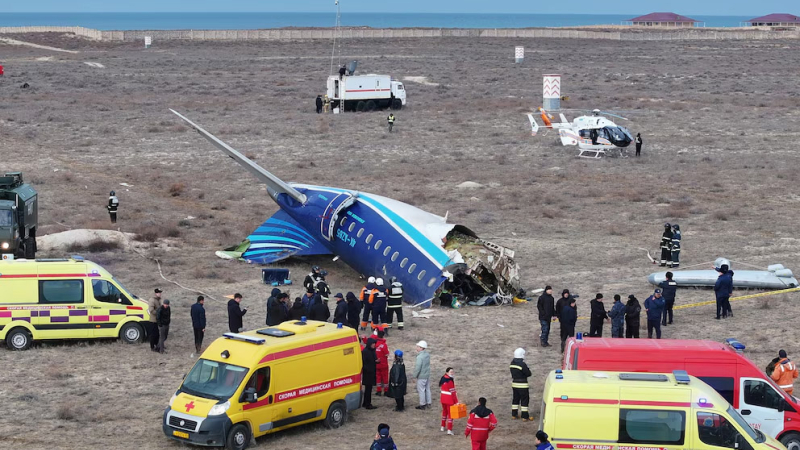 Un avión de Azerbaijan Airlines se estrelló en el oeste de Kazajistán: al menos 39 muertos