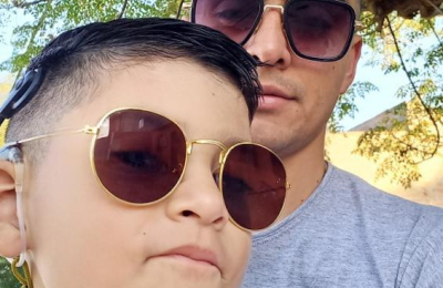Tiene hipoacusia y autismo, su historia llegó aun famoso streamer y la solidaridad se multiplicó