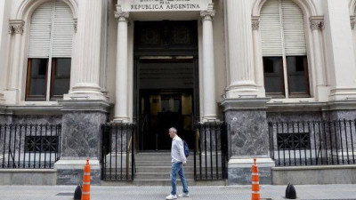 El Banco Central bajará al 1 % mensual el ritmo de ajuste del dólar oficial