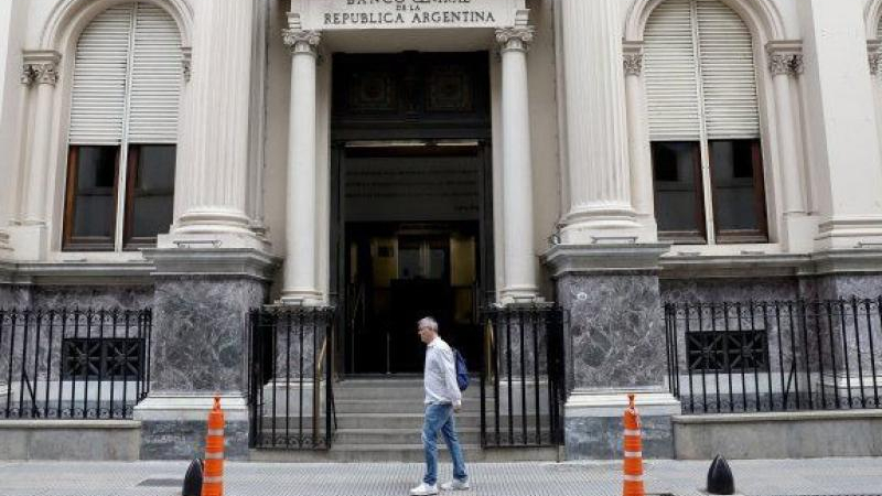 El Banco Central bajará al 1 % mensual el ritmo de ajuste del dólar oficial