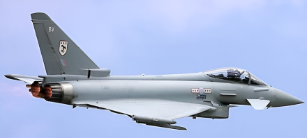 aviones britanicos en el mar argentino.jpg