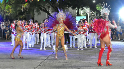 Los carnavales de Corrientes mostraron su esplendor en Resistencia