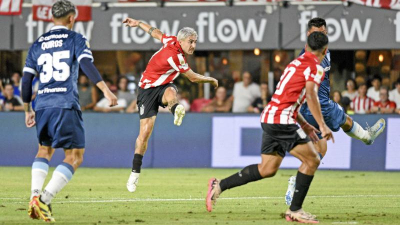 El "Pincha" fue superior a Racing, terminó con su invicto y está en la cima