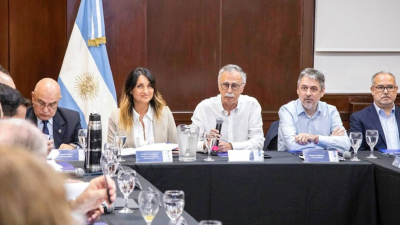 El gobierno negocia para que las cuotas no suban más que la inflación