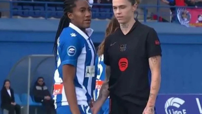 Escándalo en el fútbol femenino español por un "toque" atrevido