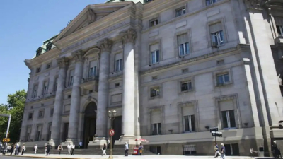 Milei convirtió el Banco Nación en Sociedad Anónima
