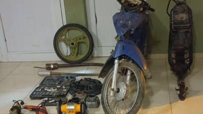 Secuestran varios elementos por el robo de una moto a menor