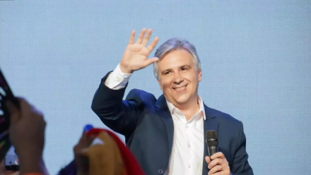 gob martin llaryora cordoba.jpg