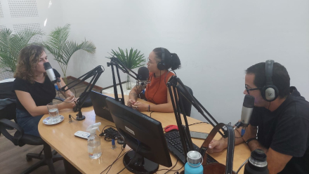 Florencia-Rus-en-Radio-UNNE.jfif
