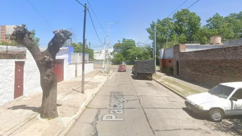 Un policía mató a golpes a su pareja y después se suicidó delante de su hija