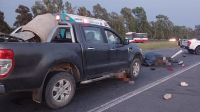 Murieron cuatro jóvenes que viajaban en una moto que tenía pedido de captura