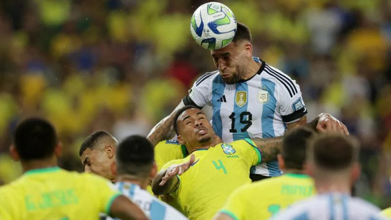 Argentina, por el boleto al Mundial, enfrenta a Brasil en clásico muy caliente