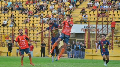 Sarmiento cayó ante su homónimo de La Banda en un partido lleno de polémica