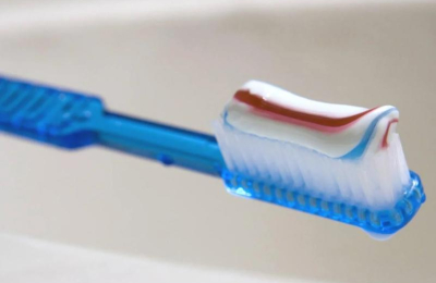 "Si te levantas y comes sin cepillarte los dientes, estás tragando bacterias"