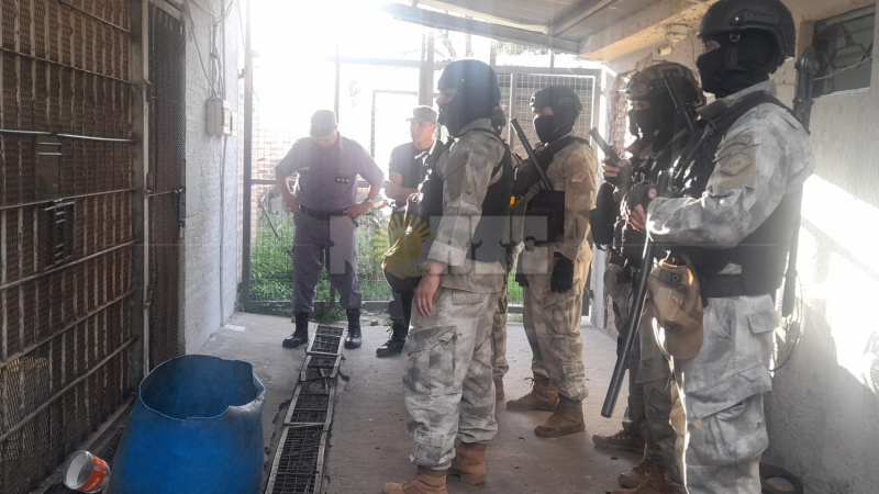 Siguen los operativos "anticelulares" en comisarías del Chaco