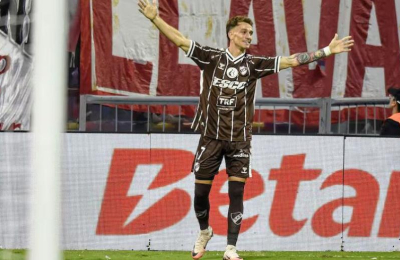 Platense entró en la historia al lograr su primera estrella