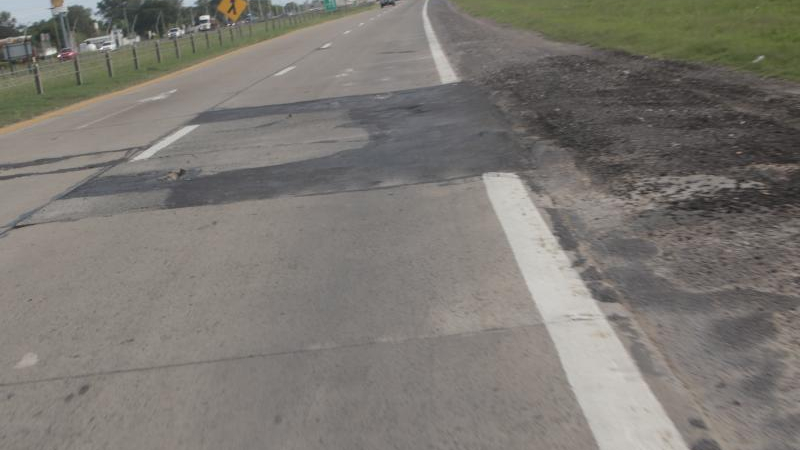 A pesar de las críticas por el estado de las rutas, el Gobierno nacional afirma que no cambiará su plan
