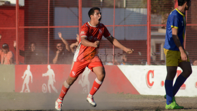 Estudiantes venció a Tiro y se despegó en la punta del Apertura