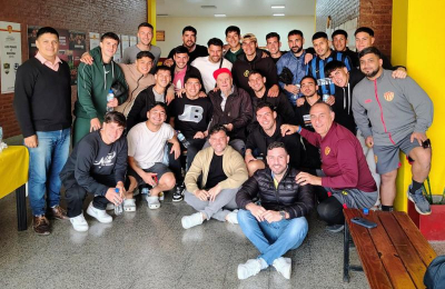 García pasó a saludar al plantel del Federal "A"