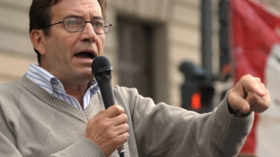 "Este modelo basado en el pago de una deuda creciente, financiada con más deuda, es insostenible"