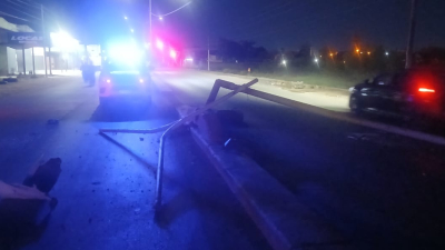 Dormido al volante, volcó una camioneta en avenida Castelli