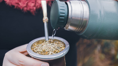 ¿Cuál es el mejor recipiente para tomar mate? y ¿una yerba sin palo dura más?
