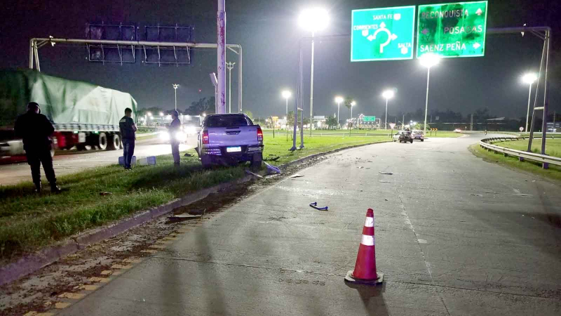 Joven conductor murió luego de impactar contra un poste en el acceso Norte