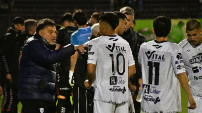 For Ever, con la cabeza puesta en el cruce ante Defensores de Belgrano